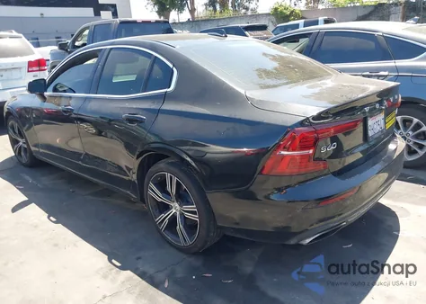 2019 Volvo S60 T5 Inscription z USA, uszkodzony, nr VIN 7JR102FL7KG017987